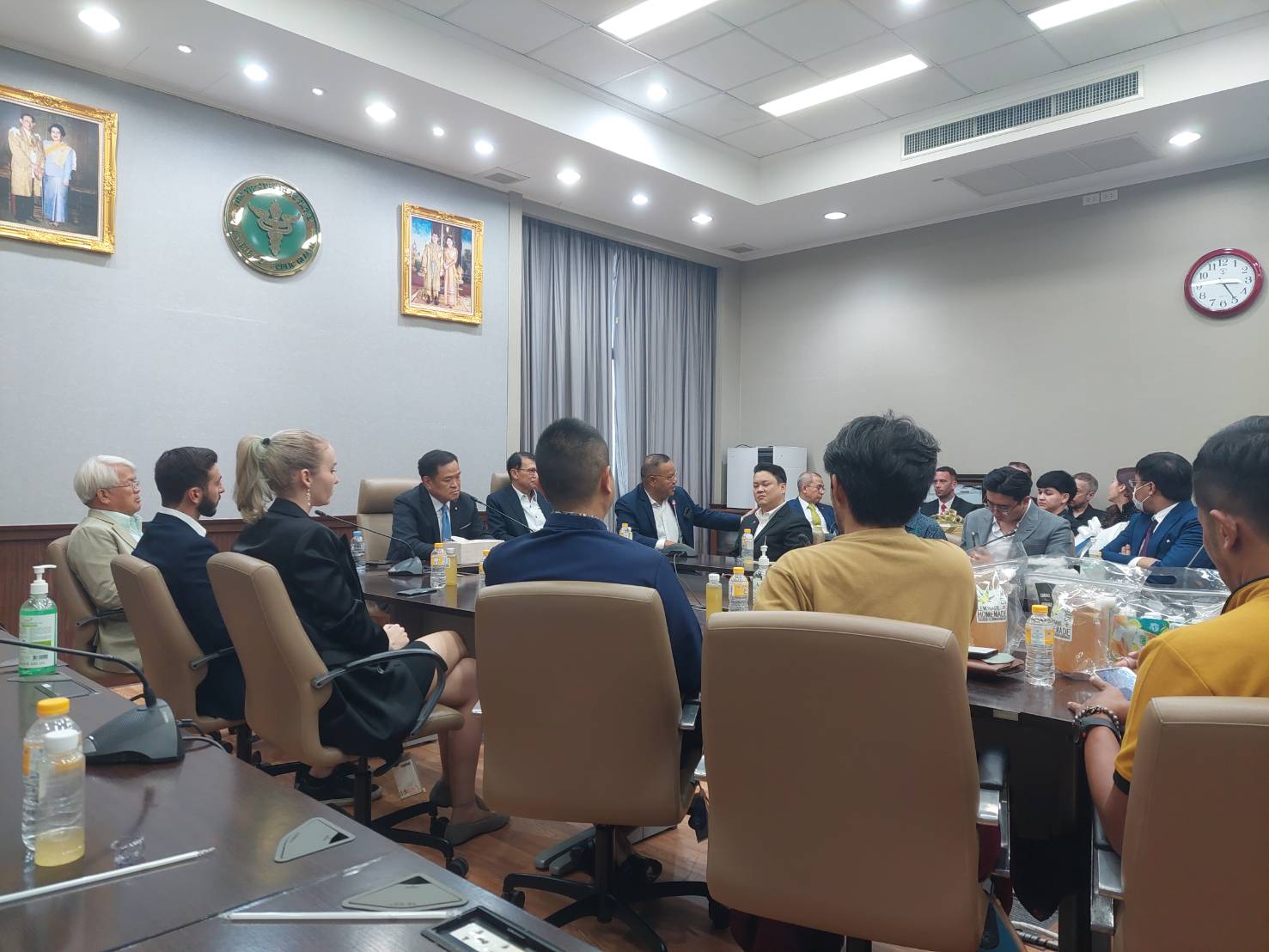 HighThailand attends the meeting with Minister of Health Khun Anutin