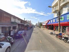 Street view on Suriyat Road, Ubon Ratchathani; location of Puri kush Cannabis Ubon, a local weed shop.