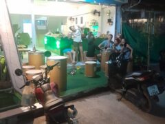 StarWeed Dispensaire, Ko Lanta: Cannabis shop with bar; customers socializing. Thailand weed dispensary. Sala Dan, Krabi.